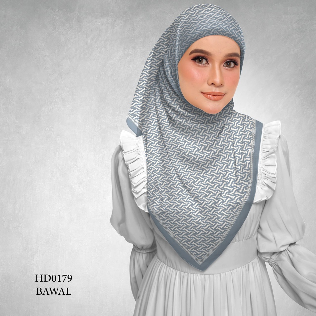 Tudung Bawal (Square Hijab) in HD0179