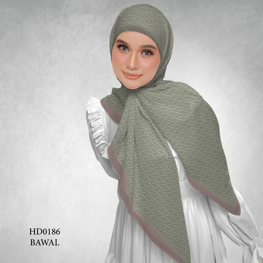 Tudung Bawal (Square Hijab) in HD0186